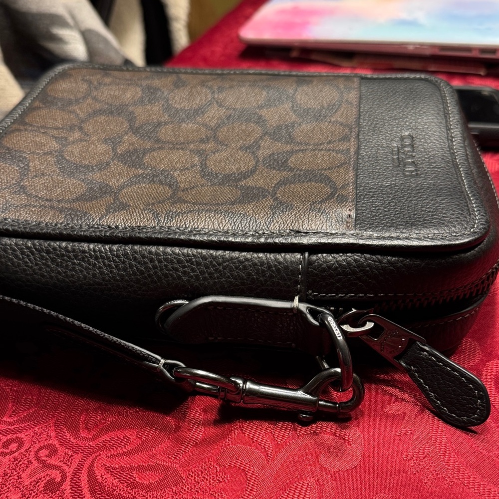 Coach Men's Dark Brown Messenger Bag - Picture 4 of 5